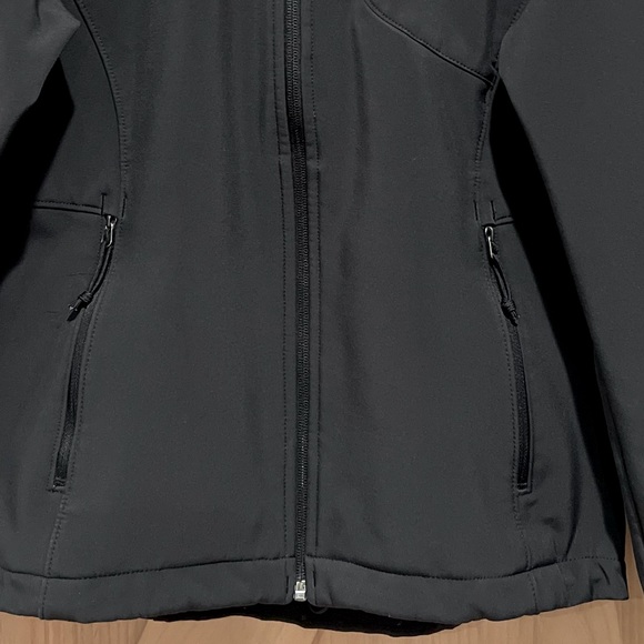 The North Face Women Soft Shell WindWall Jacket - Picture 9 of 12